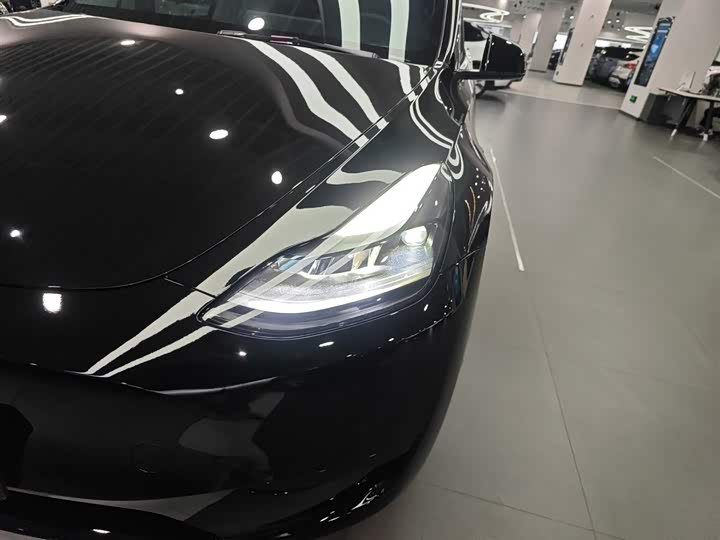 Фото 24 - Tesla Model Y