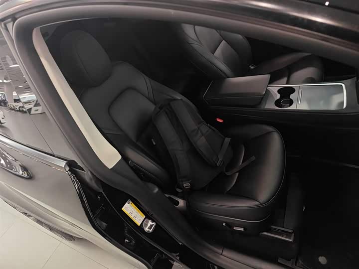 Фото 25 - Tesla Model Y