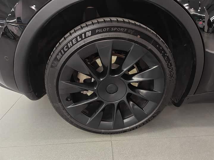 Фото 26 - Tesla Model Y