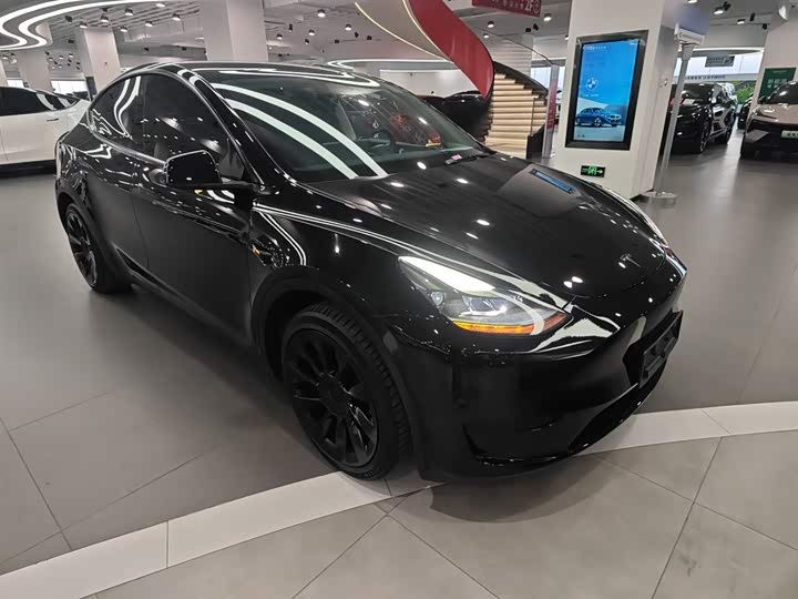 Фото 4 - Tesla Model Y