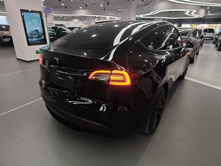 Фото 7 - Tesla Model Y