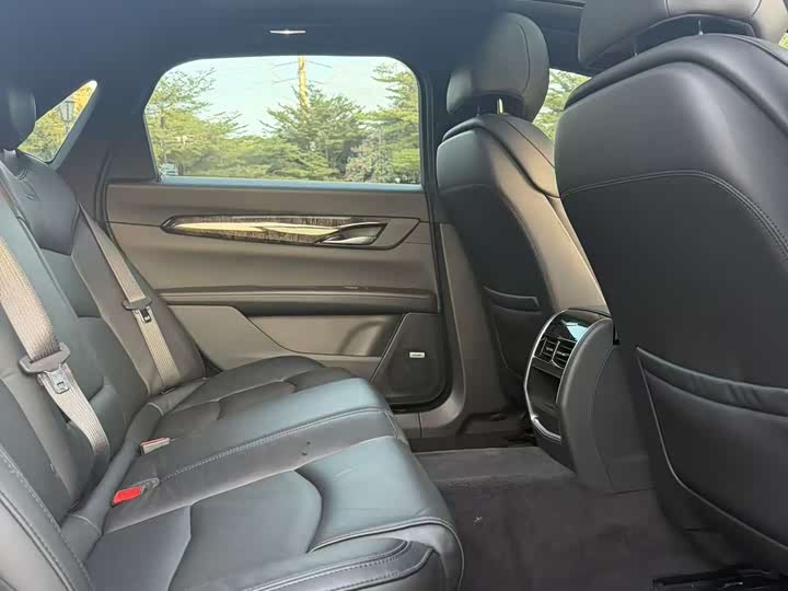 Фото 11 - Cadillac CT6