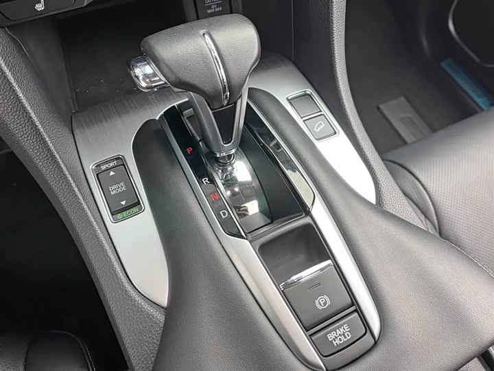 Фото 17 - Honda Avancier