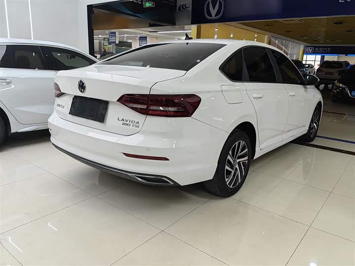 Фото 14 - Volkswagen Lavida