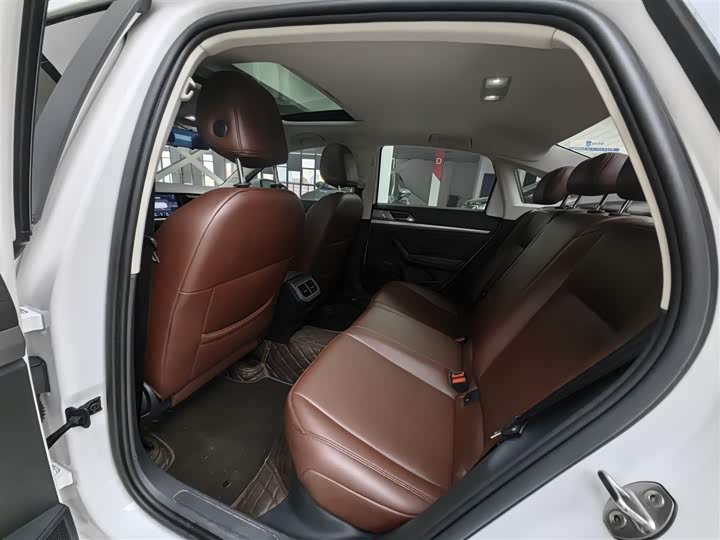 Фото 17 - Volkswagen Lavida