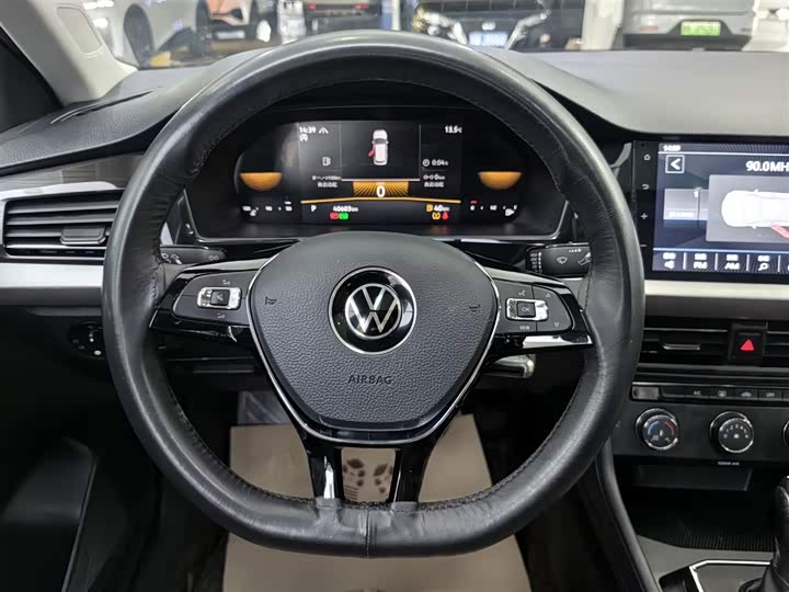 Фото 4 - Volkswagen Lavida