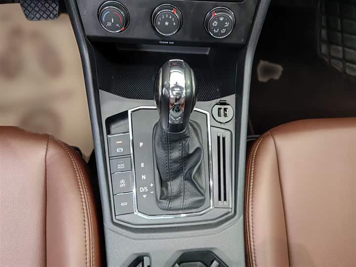 Фото 7 - Volkswagen Lavida