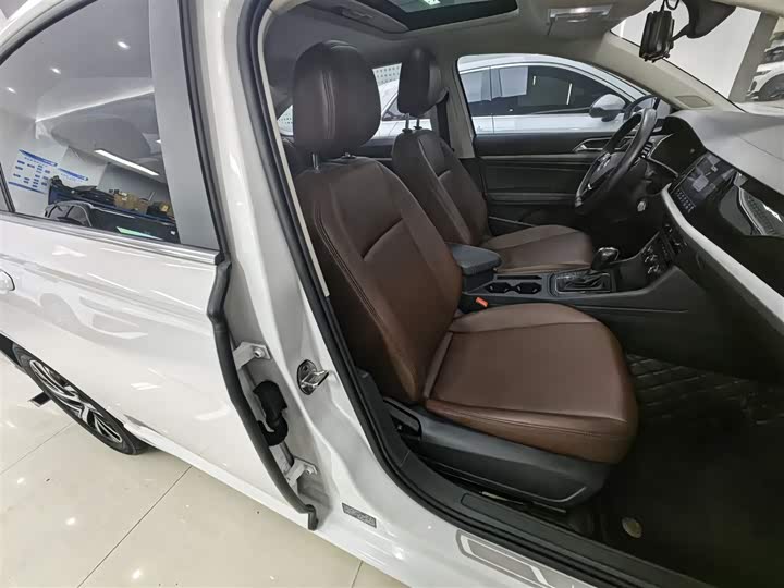 Фото 8 - Volkswagen Lavida