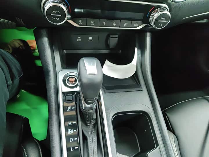 Фото 14 - Nissan Sylphy