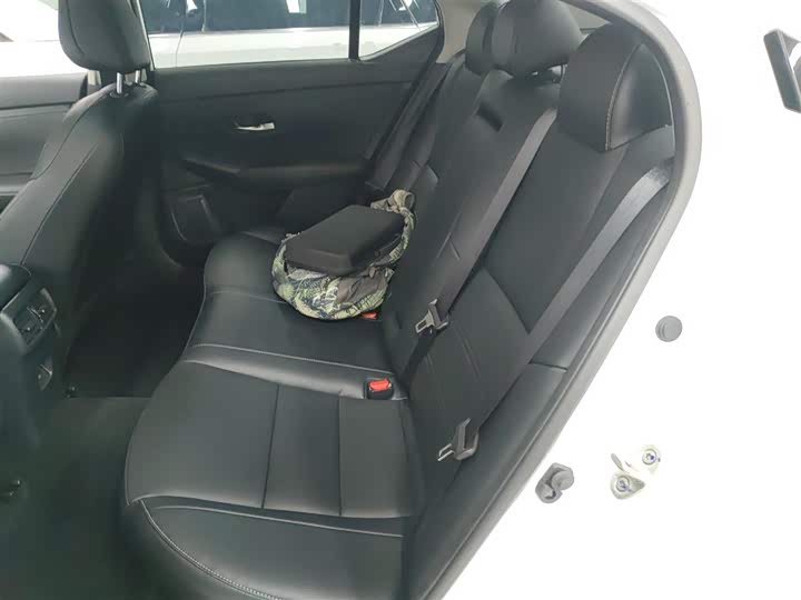 Фото 17 - Nissan Sylphy