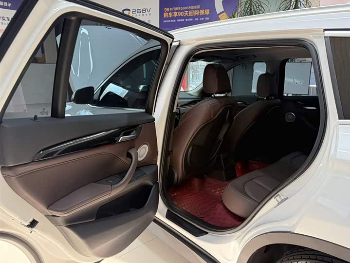 Фото 17 - BMW X1