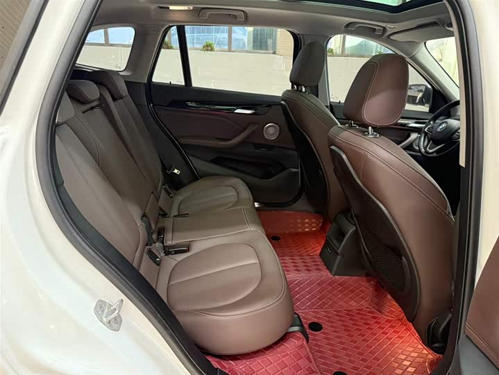 Фото 21 - BMW X1