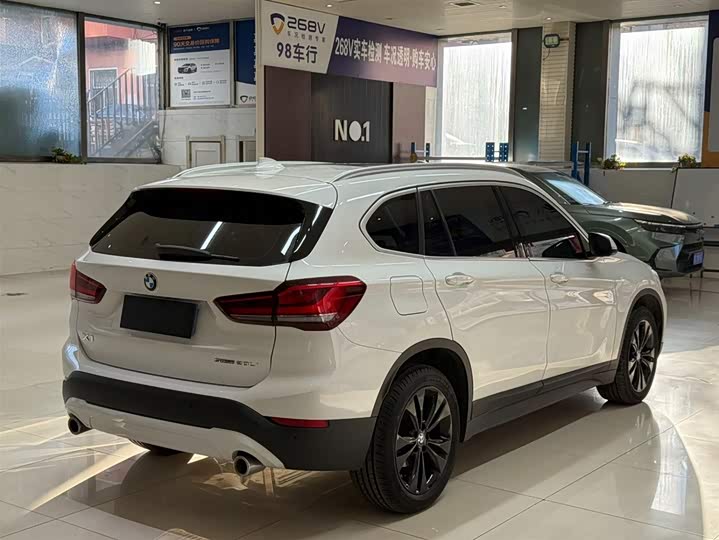 Фото 4 - BMW X1