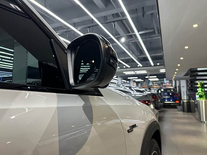 Фото 18 - Mercedes-Benz GLB-Class AMG