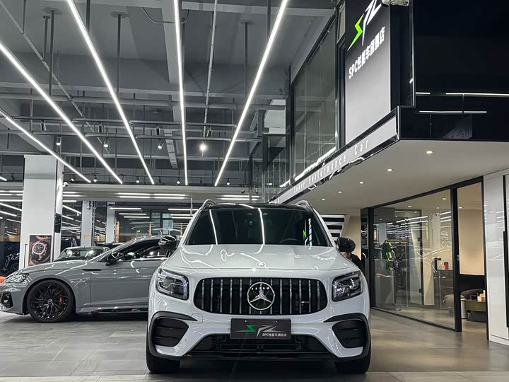 Фото 2 - Mercedes-Benz GLB-Class AMG
