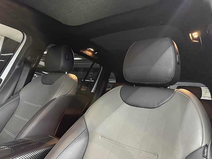 Фото 7 - Mercedes-Benz GLB-Class AMG