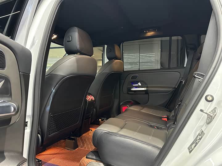 Фото 8 - Mercedes-Benz GLB-Class AMG