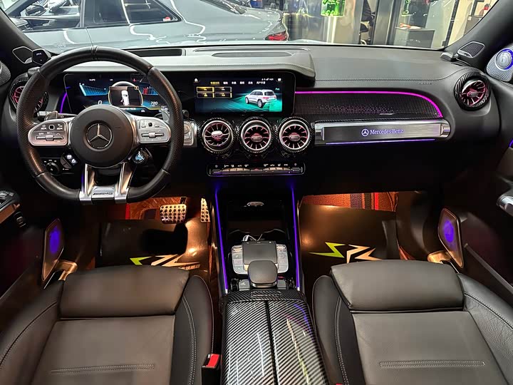 Фото 9 - Mercedes-Benz GLB-Class AMG