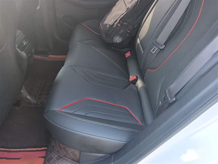 Фото 17 - Geely Binrui