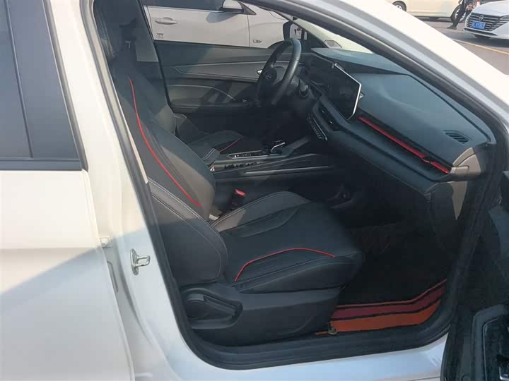 Фото 25 - Geely Binrui