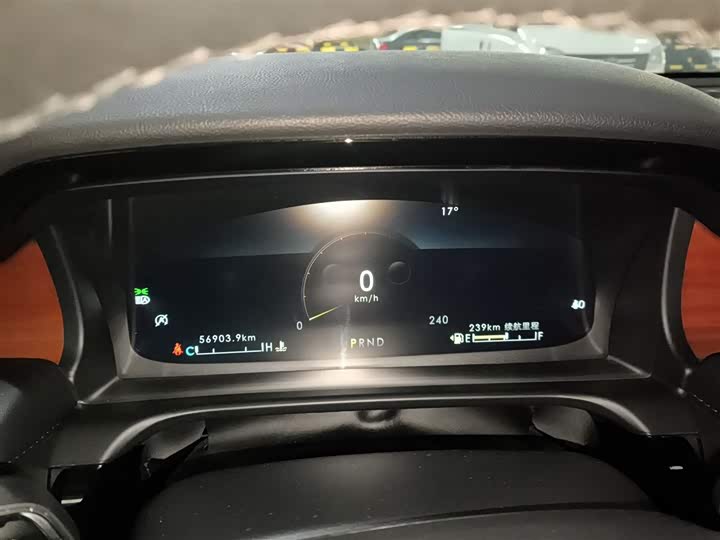 Фото 12 - Lincoln Aviator