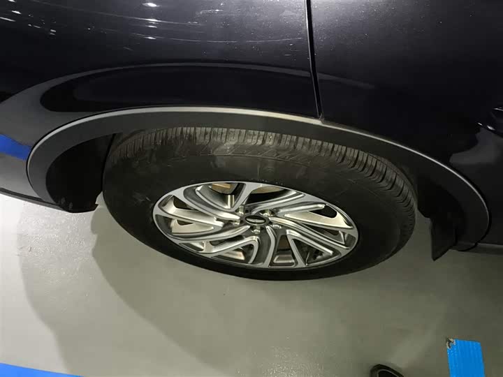 Фото 26 - Lincoln Aviator