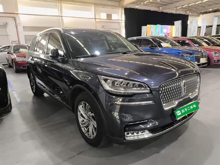 Фото 4 - Lincoln Aviator