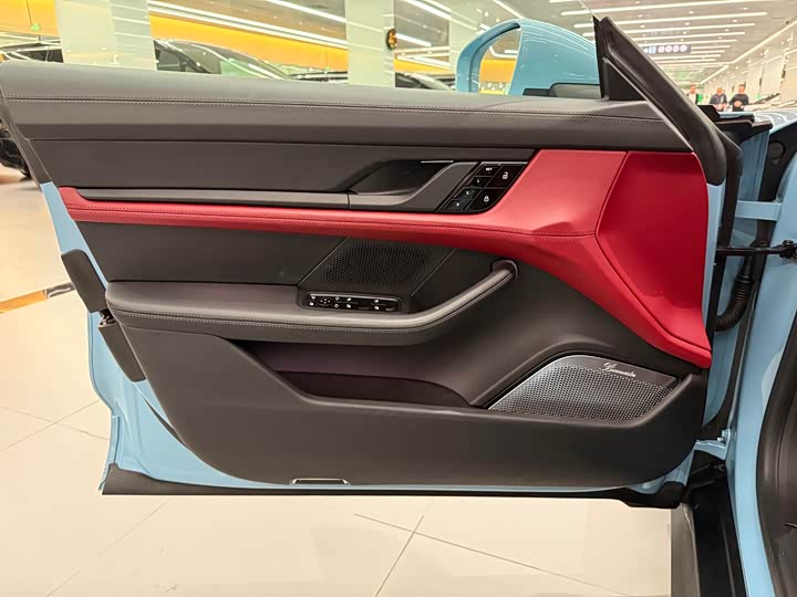 Фото 13 - Porsche Taycan