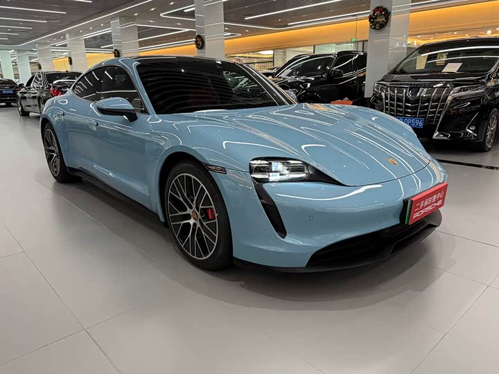 Фото 3 - Porsche Taycan