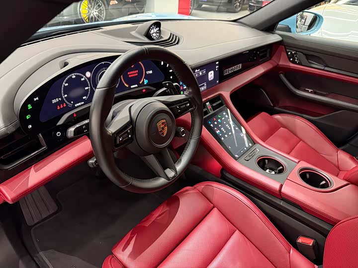 Фото 8 - Porsche Taycan