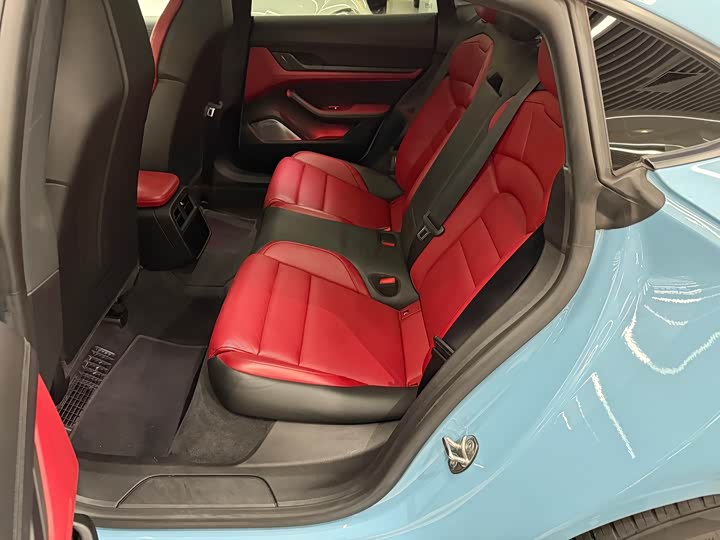 Фото 9 - Porsche Taycan