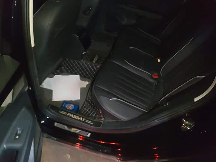 Фото 15 - Volkswagen Passat