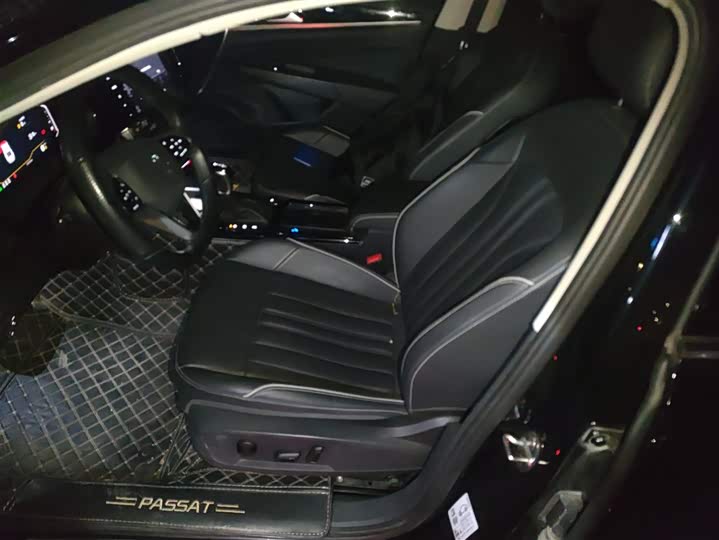 Фото 8 - Volkswagen Passat