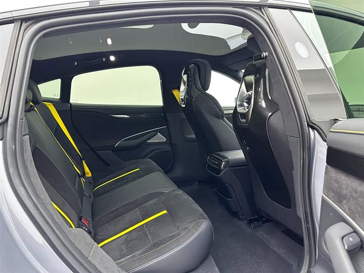 Фото 12 - Xiaomi SU7 Ultra