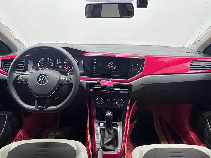 Фото 12 - Volkswagen Polo