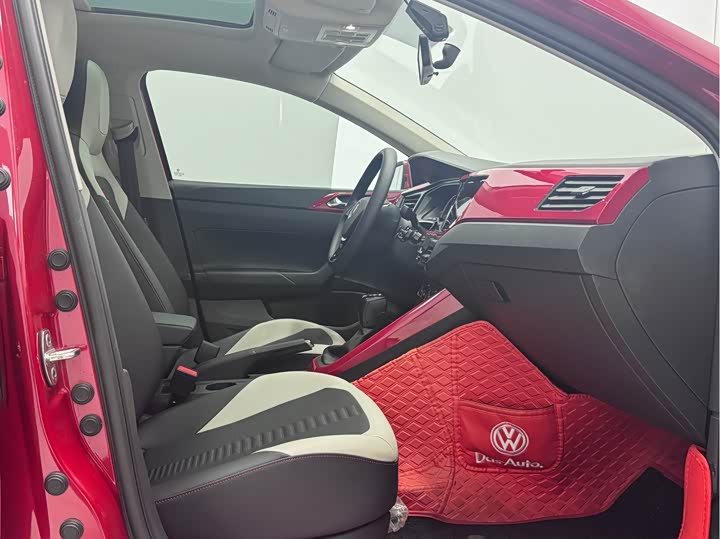 Фото 9 - Volkswagen Polo