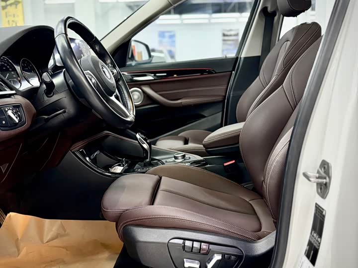 Фото 10 - BMW X1