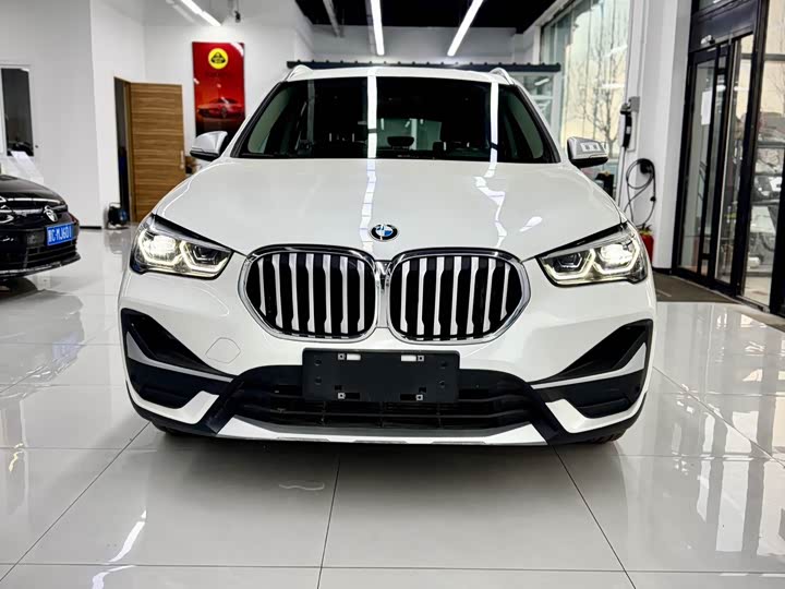 Фото 2 - BMW X1