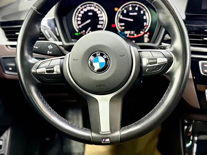 Фото 21 - BMW X1