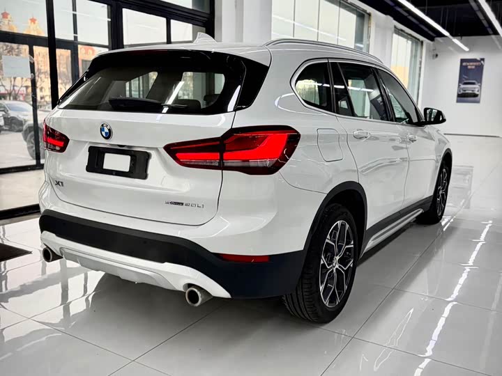 Фото 6 - BMW X1