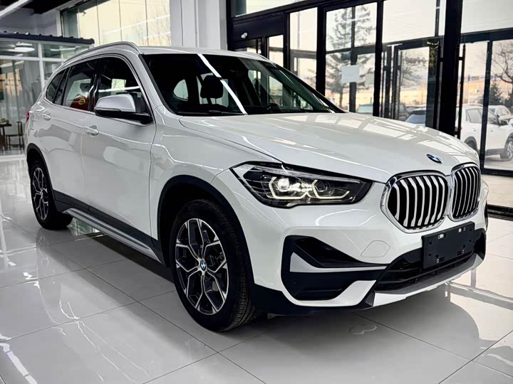 Фото 8 - BMW X1