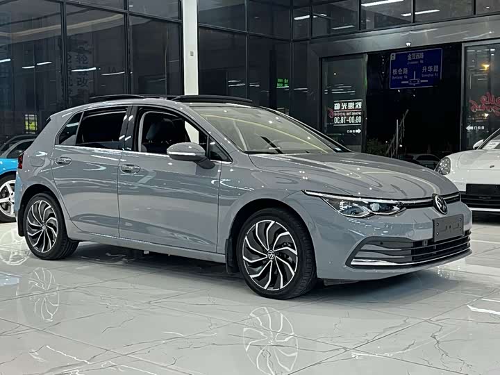 Фото 1 - Volkswagen Golf