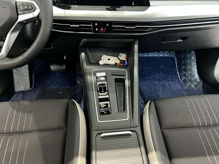 Фото 12 - Volkswagen Golf