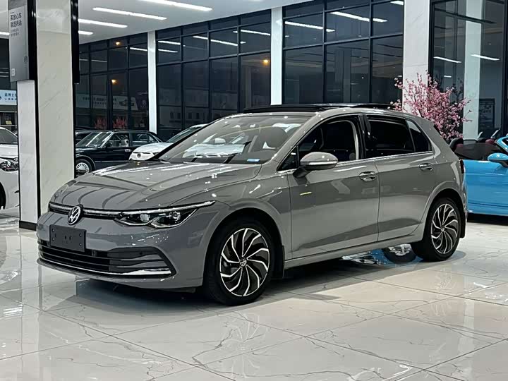 Фото 3 - Volkswagen Golf