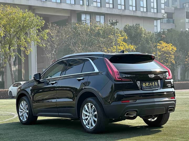 Фото 12 - Cadillac XT4