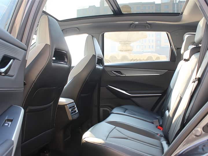 Фото 17 - Changan CS75 Plus