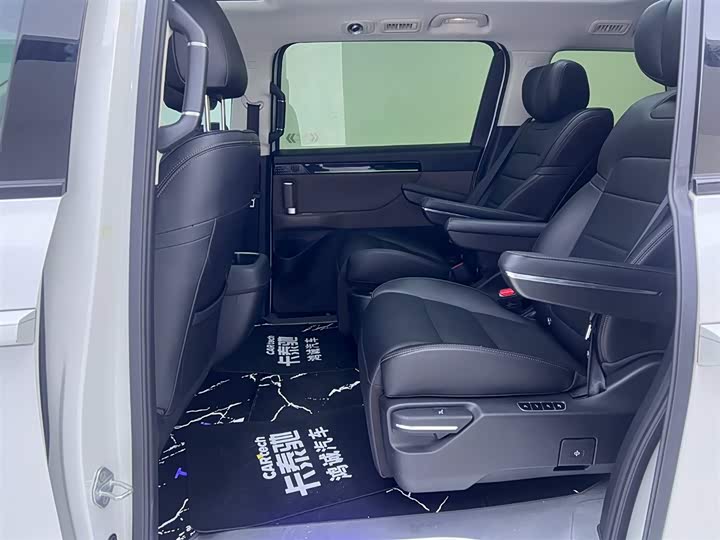 Фото 17 - GAC Trumpchi E8