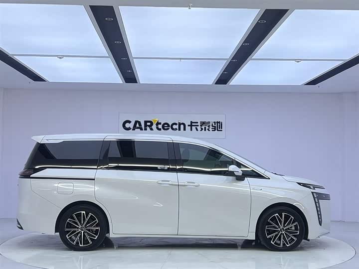 Фото 6 - GAC Trumpchi E8