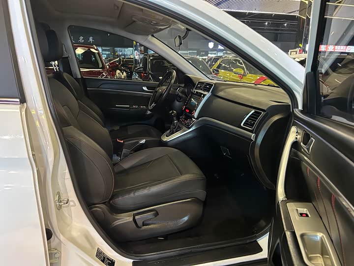 Фото 7 - Haval M6