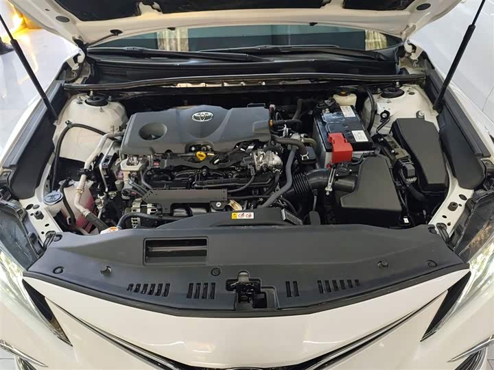 Фото 20 - Toyota Camry